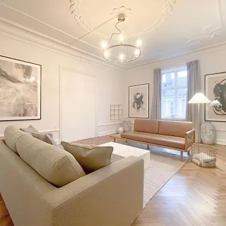 Apartament Large & Modern 4 Bedroom