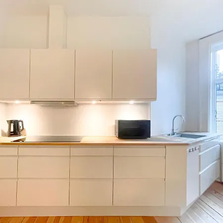 아파트 Large & Modern 4 Bedroom