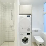Large & Modern 4 Bedroom Apartament