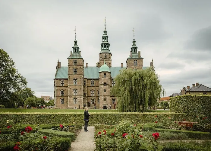 Large & Modern 4 Bedroom アパート *