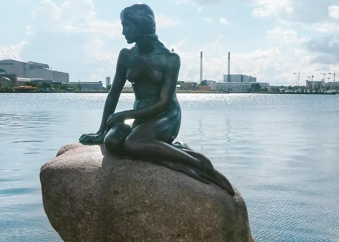 Large & Modern 4 Bedroom *