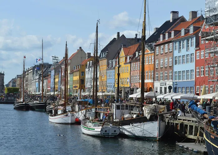 アパート Large & Modern 4 Bedroom コペンハーゲン